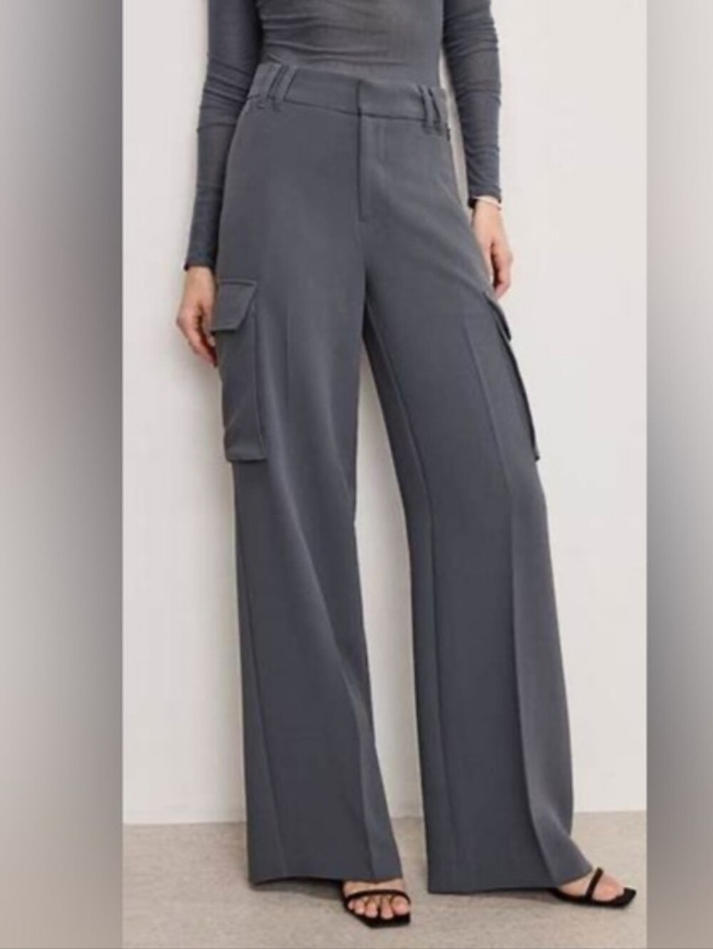 Good American Luxe Suiting Cargo Trousers In Carbon Gray